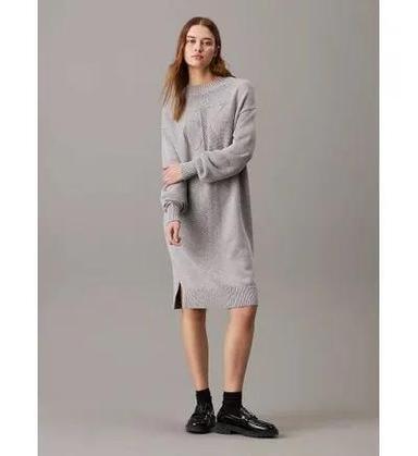 vestido-calvin-klein-tejido-monograma-mujer-gris